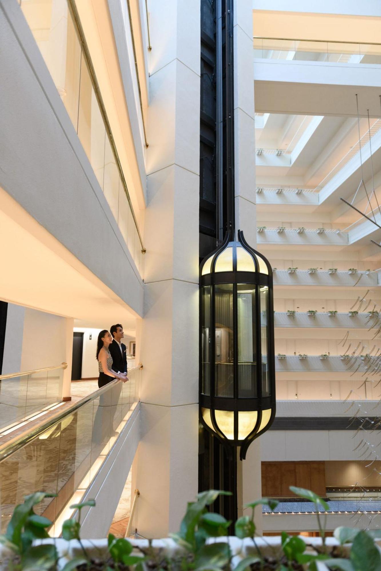 Conrad Singapore Orchard Exterior foto